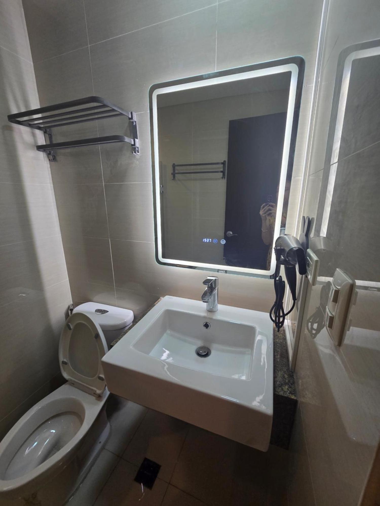Ms Pasay In 101 Newport Blvd, Free Netflix Near Airport Naia T3, Savoy & Belmont * Manila